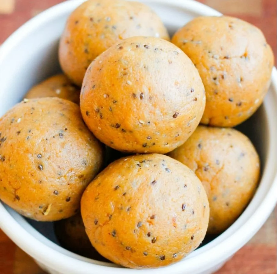 Healthy no-bake pumpkin pie energy balls recipe for nutritious snacking