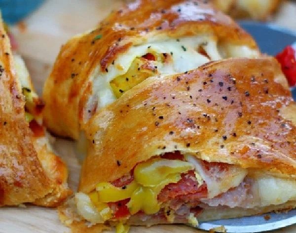 Delicious Spicy Italian Crescent Ring with toppings and spices